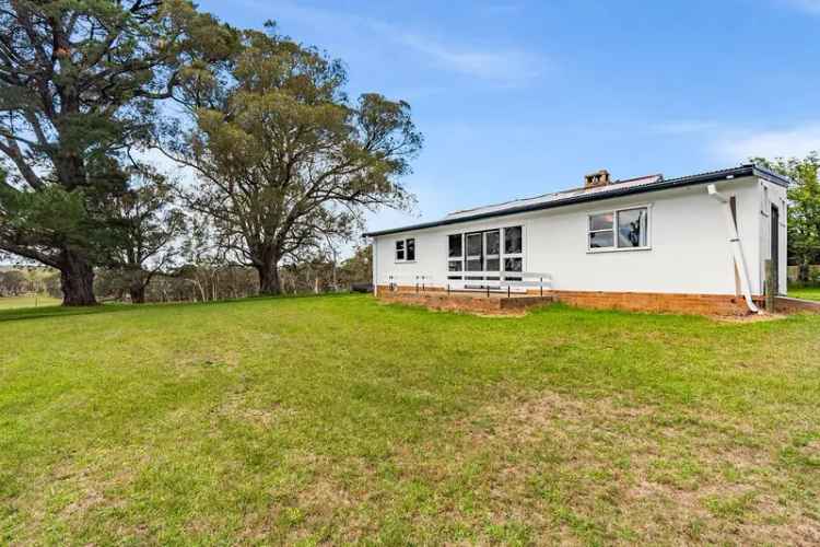 Charming Farm Cottage with Picturesque Views