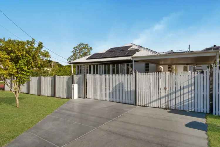 CHARMING OXLEY ABODE