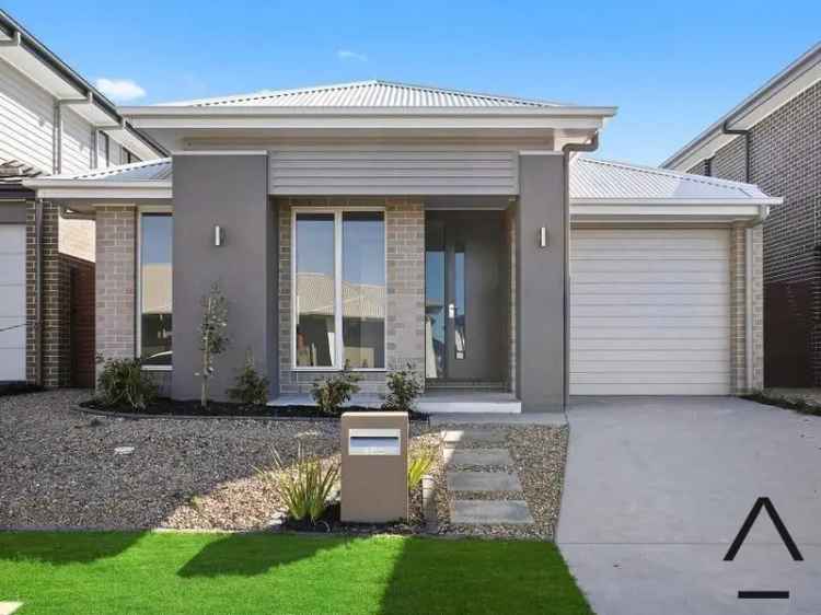 House For Lease - 104 Molnar Circuit, Oran Park NSW 2570