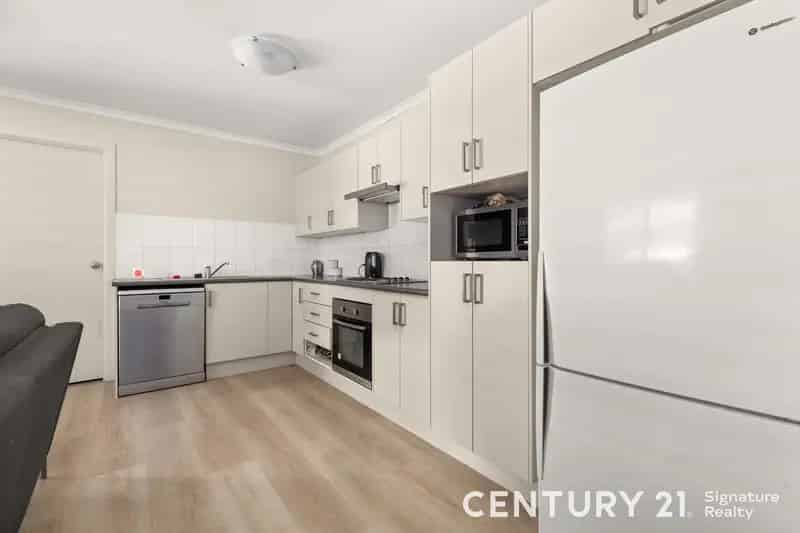 9A Candlebark Close, West Nowra NSW 2541 - Duplex For Lease
