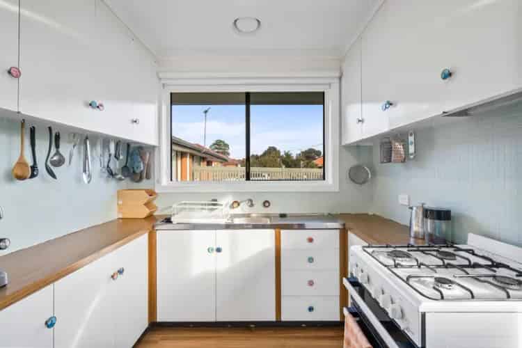 Spacious 2 Bedroom Unit in Great Location