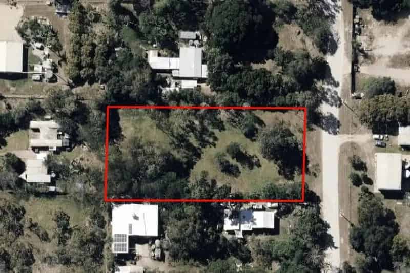 Buy Land in Roseneath with Expansive Space of 3237 sqm