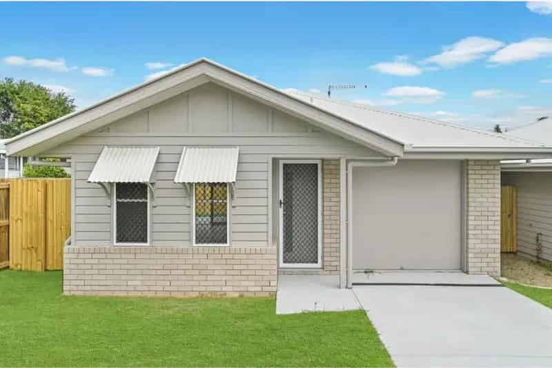 Lease Freestanding 1 Bedroom Unit in Rosewood with Modern Features