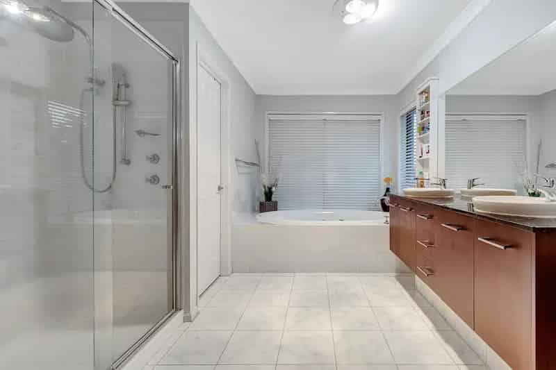 Buy Magnificent Family Home in Tarneit with Modern Features