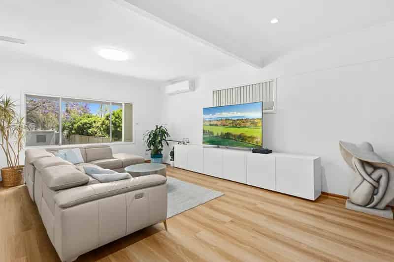 Real Estate For Lease - 49 Burgess Street - Beverley Park , NSW