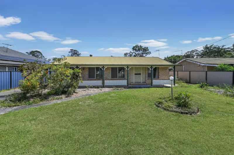 Lease 3 Bedroom House in Marsden with Spacious Backyard and Rumpus Room