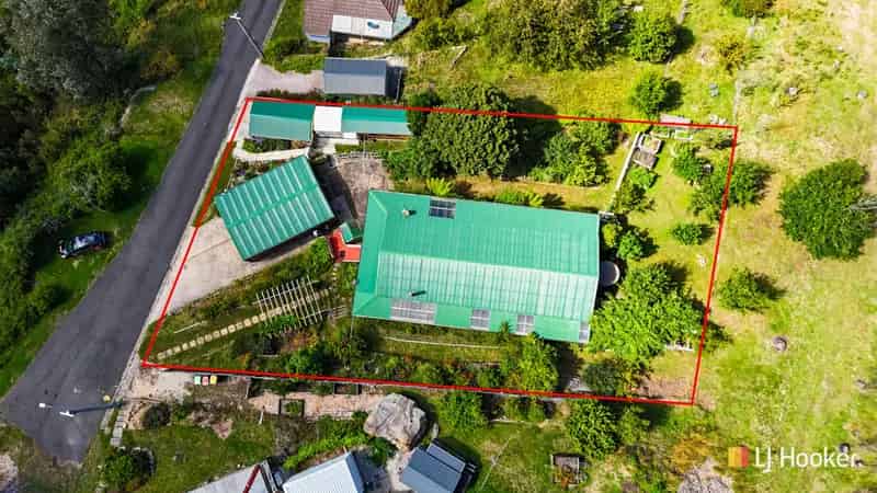 Buy house in Lithgow with 4 bedrooms and stunning views