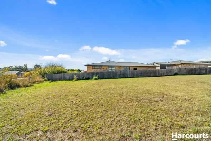 Buy residential land in Cambridge with hill scape views