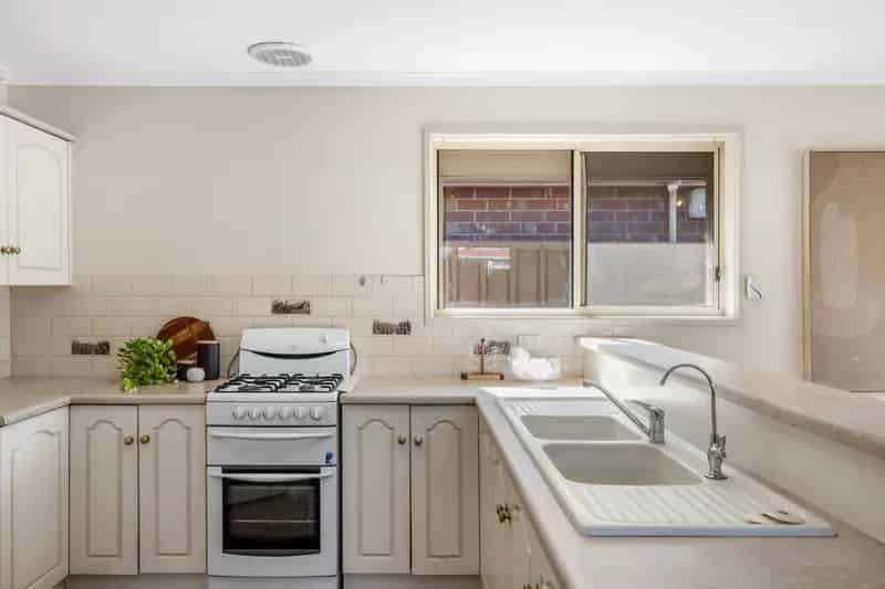 Charming Family Abode In Paralowie