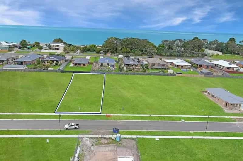 Build Your Dream Home on Coastal Land in Lake Bunga