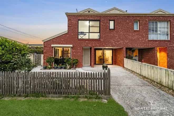 House For Sale , 3, Lana Way, Melbourne, Victoria