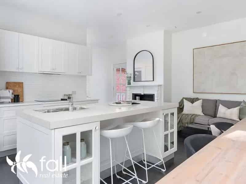 Charming Home In Excellent Location