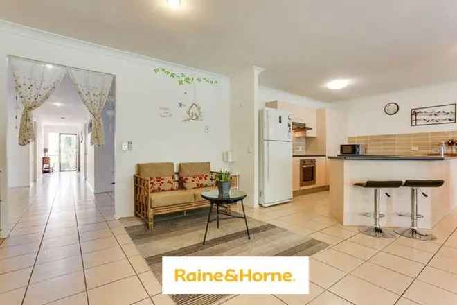  For Rent in 18, Goongarrie Crescent, Brisbane City, Queensland