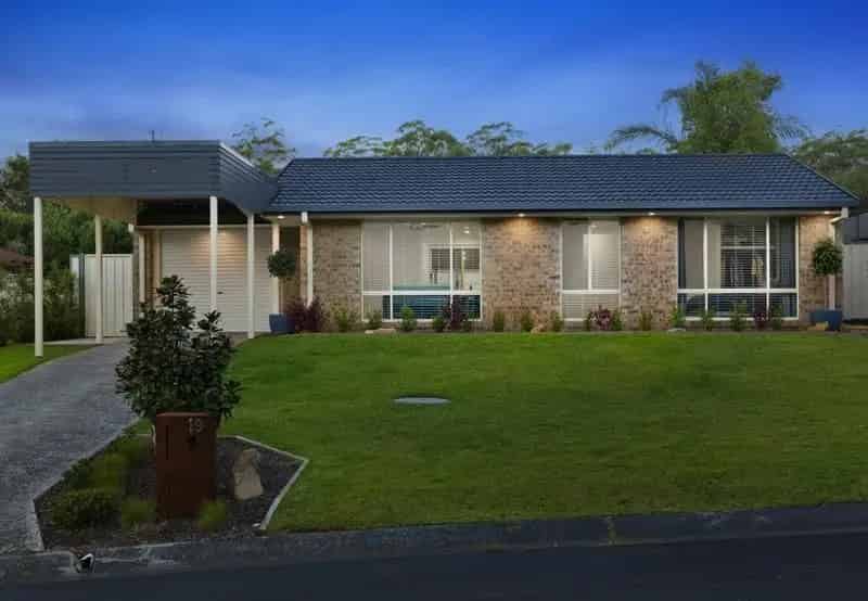 Lease Modern House in Erina with 3 Bedrooms and Great Amenities