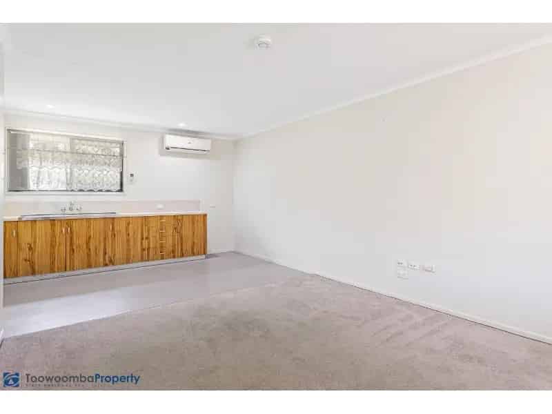 Low Maintenance, Secure, Affordable Unit In A Handy Location!