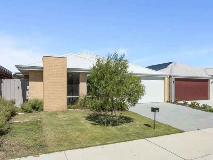 Stunning 4-Bedroom Contemporary Home in Quiet Street