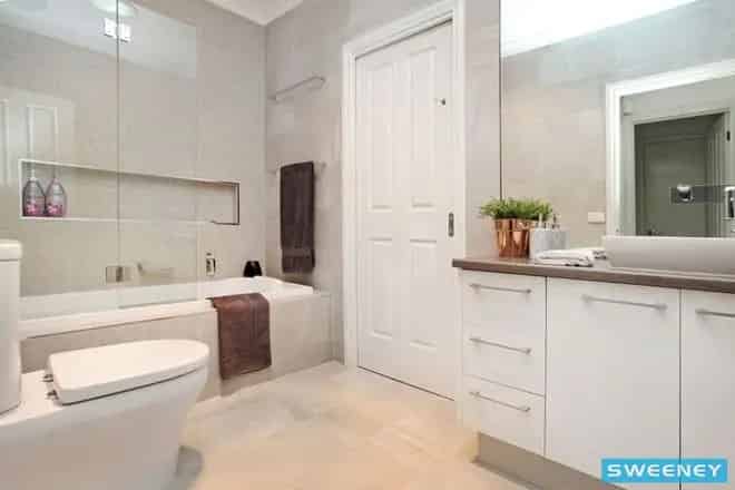 House For Rent , 17, Caddick Gardens, Melbourne, Victoria