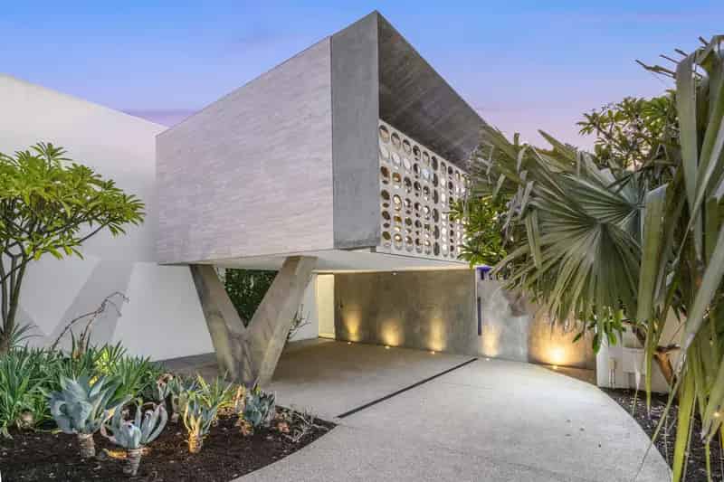 ARCHITECTURAL BRILLIANCE IN THE HEART OF COTTESLOE