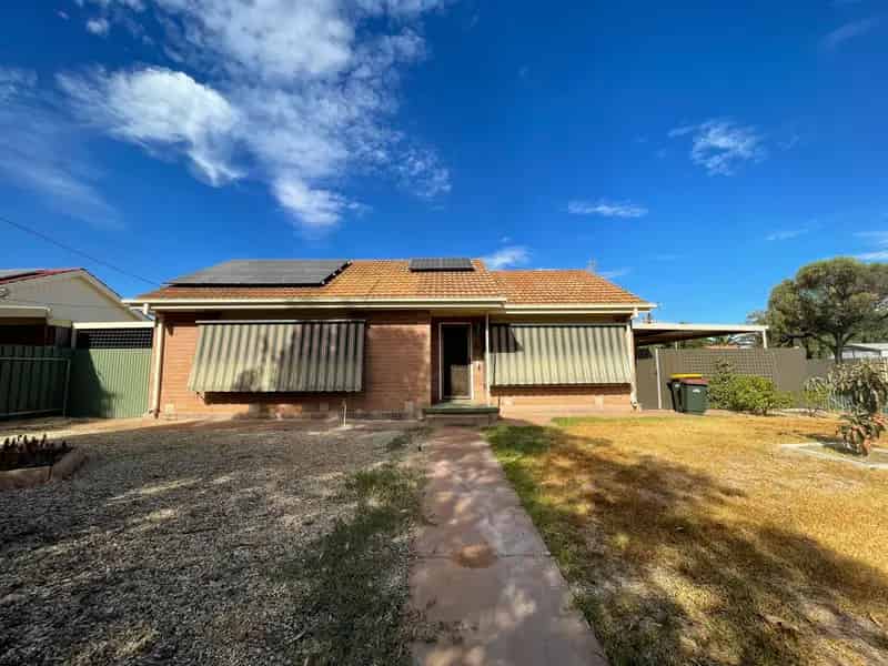 Freshly Painted, Neat and Tidy Family Home