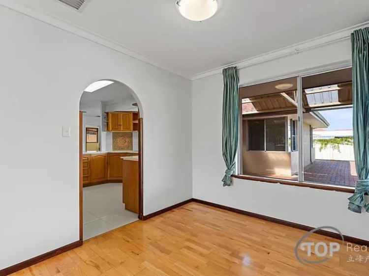 House For Sale in City of Canning, Western Australia