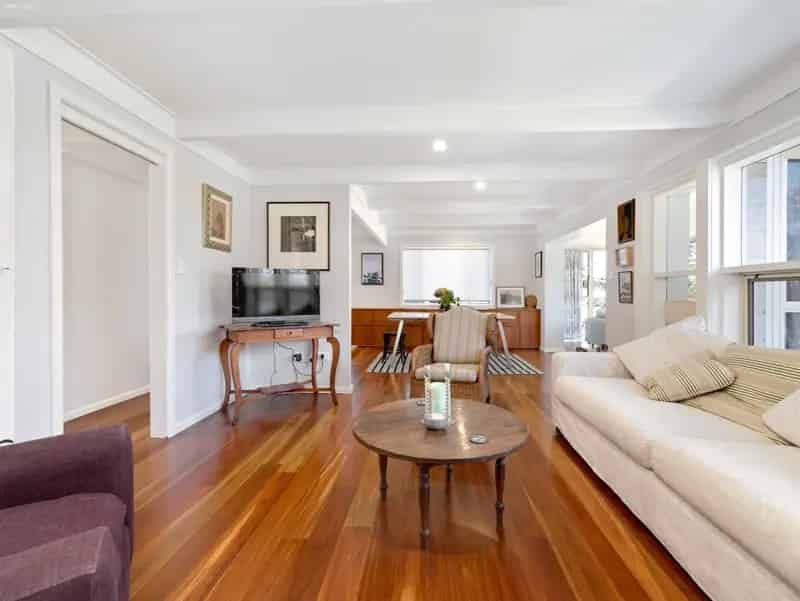 Rent stylish furnished house near Tuross Lake with modern features
