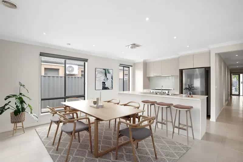 Immaculate and Spacious Family Home In Prime Location