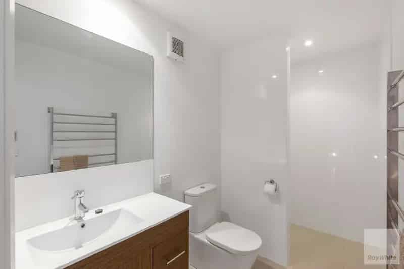 Buy Luxury House with Stunning Views in Albany