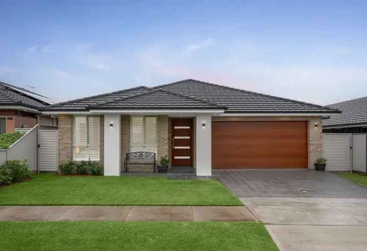 4 Bedroom House in Leppington - Modern and Bright