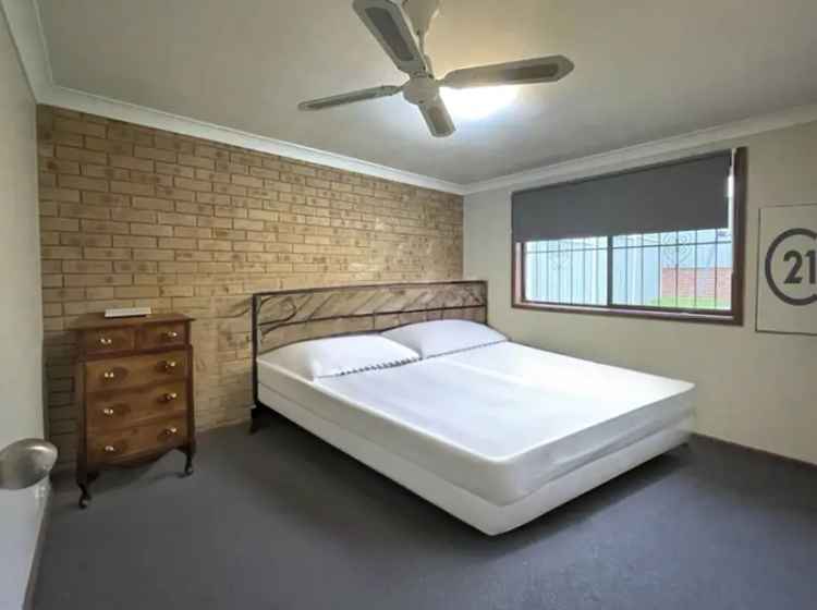 For Sale Villa in Mount Druitt with Three Bedrooms and Private Yard