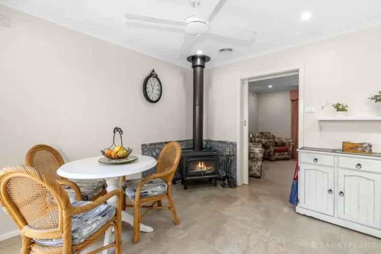 Tranquil Family Retreat Near Doveton College