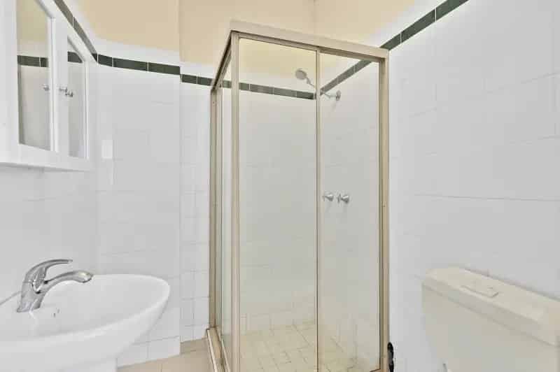 Rent granny flat in Bexley North with modern features and convenience