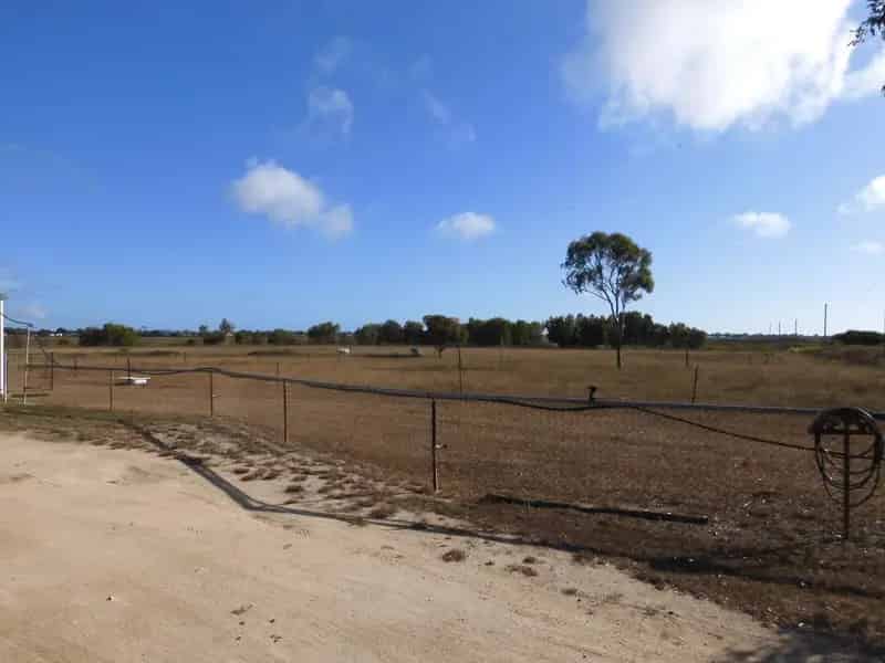 Buy rural property near town with a pool and dam
