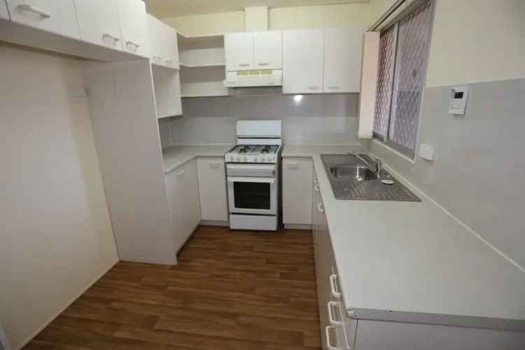 Duplex Investment with Peaceful Outlook!