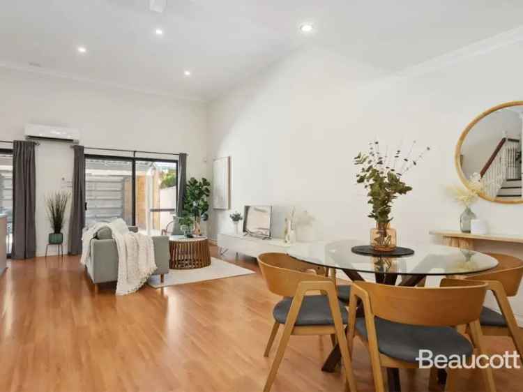 Maylands Warehouse Townhouse 3 Bed 2 Bath Near Cafes Shops