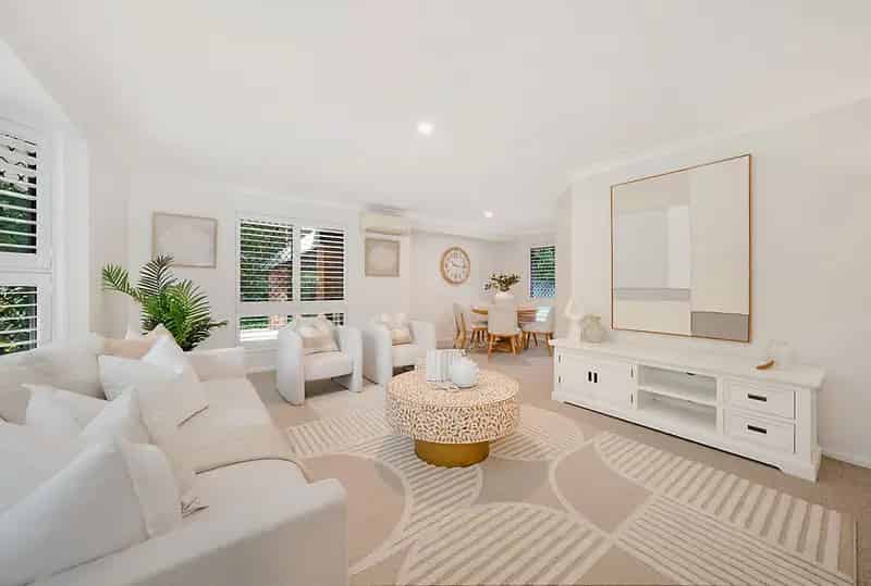 Beautifully Refreshed Single-Level Living on 1,384 sqm!