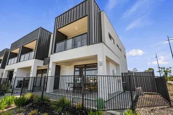 Luxury Townhouse near Parklands in Mount Barker