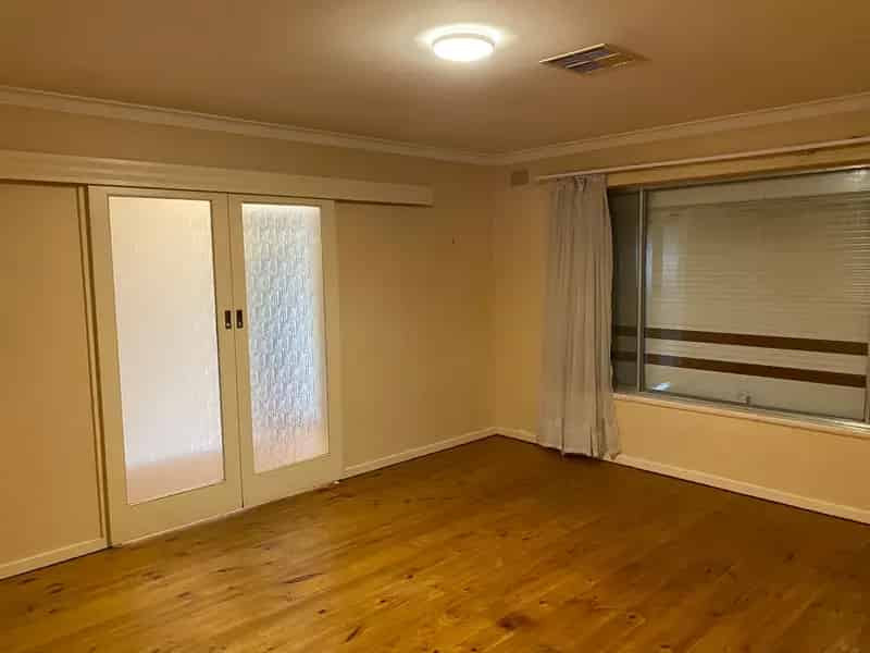 42 Kings Road, Parafield Gardens SA 5107 - House For Lease