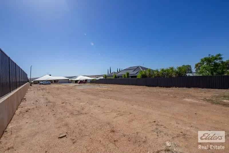Luxury Living in Fairways Green Estate