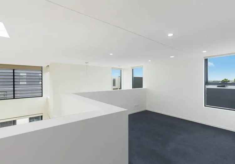 3 Bedroom 213m² Modern Loft Apartment Sydney