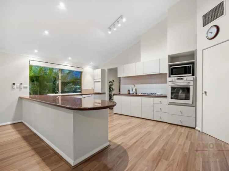 House For Sale in City of Melville, Western Australia