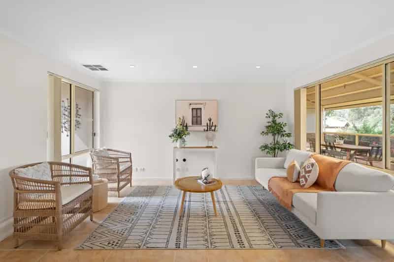 Tranquility Meets Convenience in Onkaparinga Hills