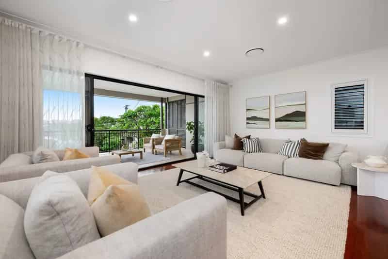 Fabulous Contemporary With Self Contained Apartment