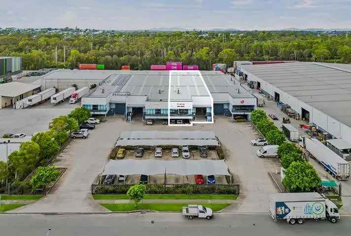 CORPORATE 868sqm* OFFICE/WAREHOUSE