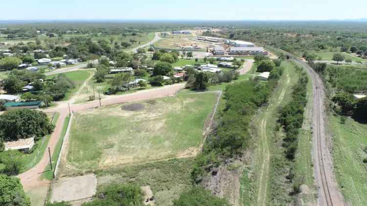 6953m2 - VACANT LAND - BUILD YOUR OWN FACILITY