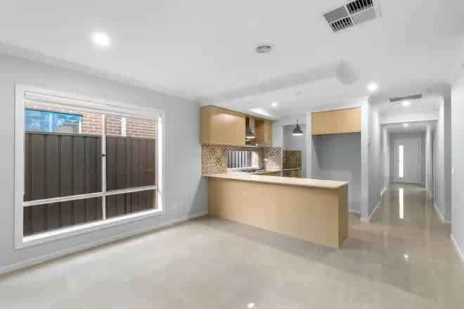 House For Rent , 17, Eloquence Road, Melbourne, Victoria