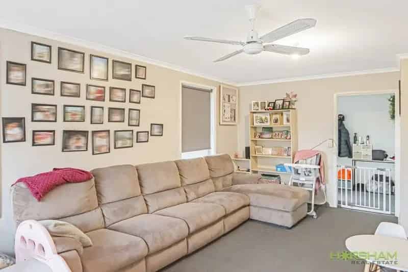 2 Living Areas - Well Presented.
