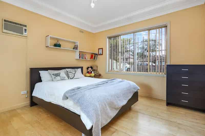 164 Dunmore Street, Wentworthville NSW 2145 - House For Lease