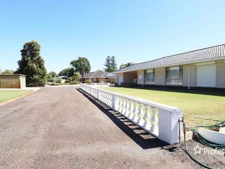 3-Bedroom Home in Middle Swan Large Block Granny Flat Potential