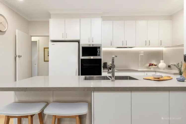 Buy House in Donvale with Spacious Garden and Modern Kitchen