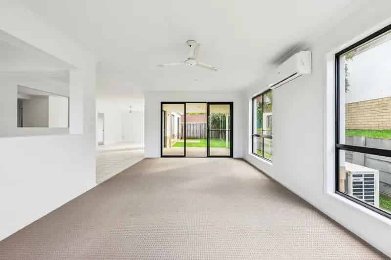 Tranquil Single-Level Living in the Heart of Robina!